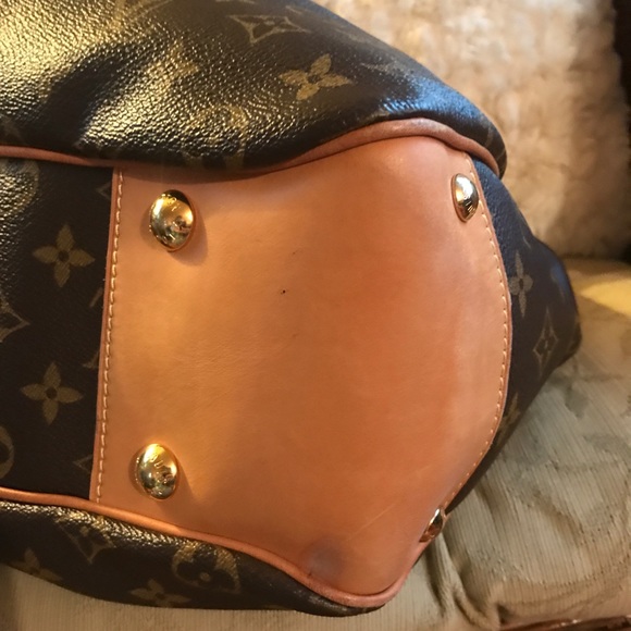 ❌SOLD!!!! ❌LOUIS VUITTON BOETIE MM-BRAND 🎉SALE🎉 - Picture 4 of 8